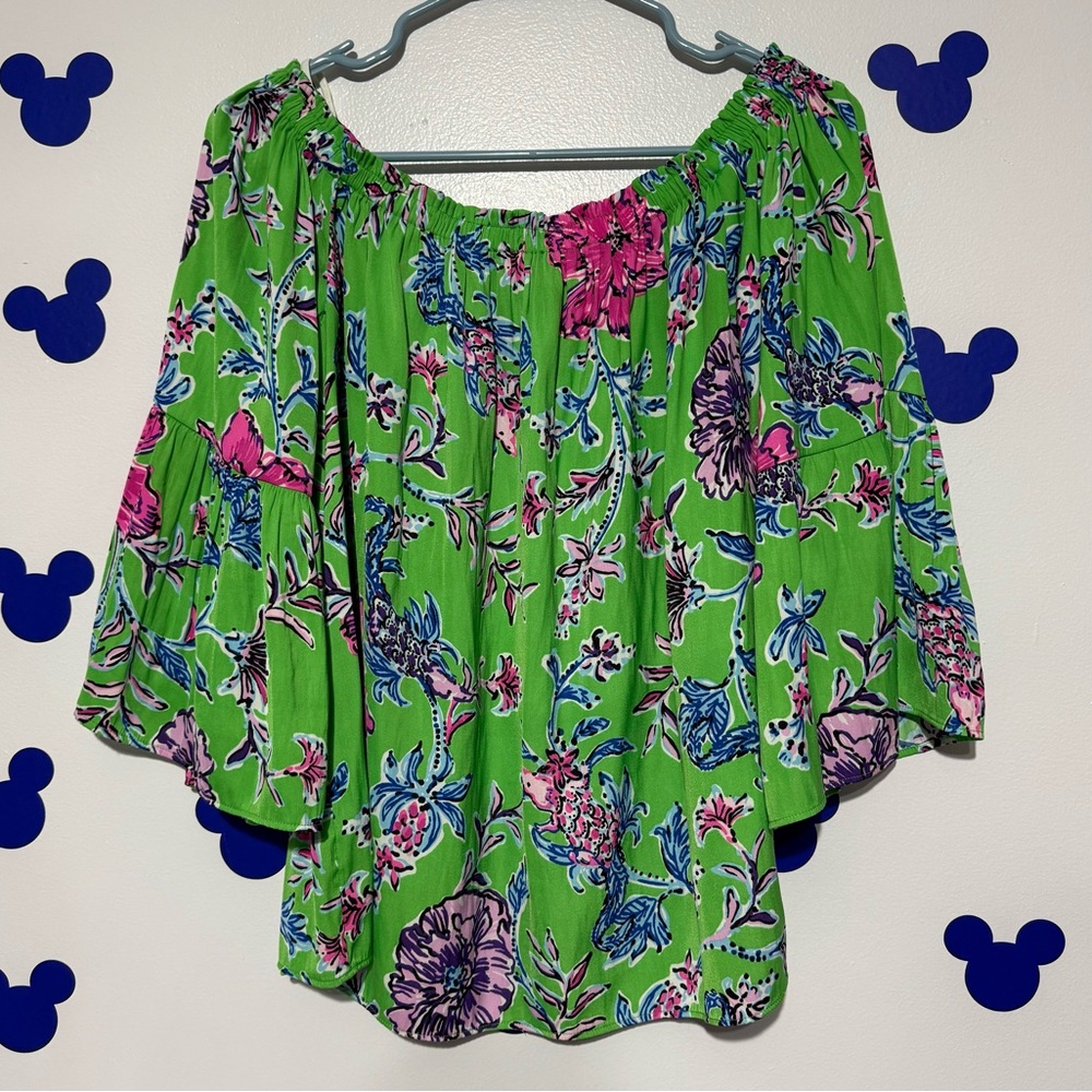 Lilly Pulitzer Green Floral shoulders out Blouse